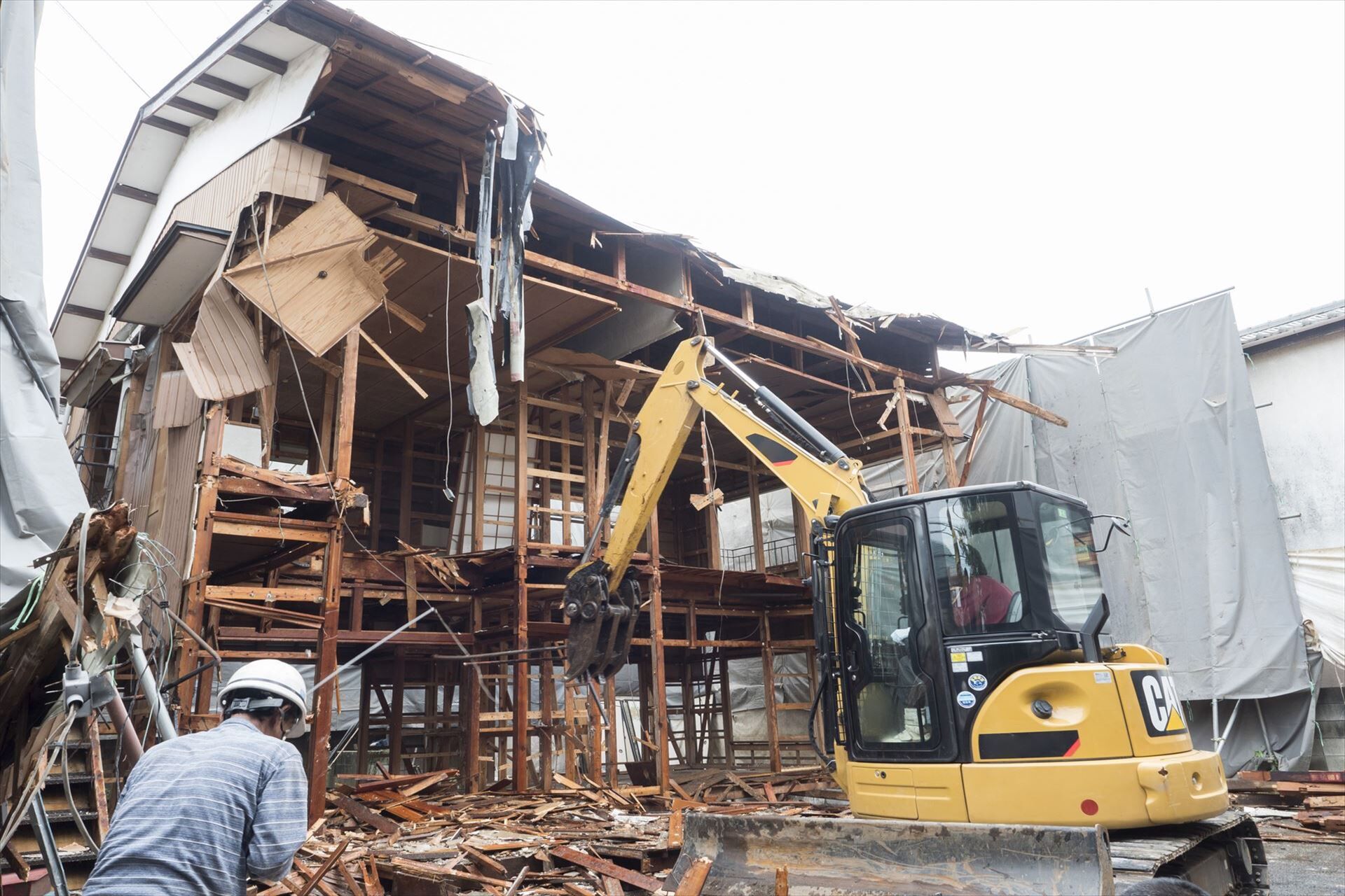 一戸建ての解体現場_R